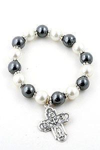 Faux Pearl Bracelet with 5 Way Cross