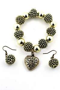 Gold Tone Heart Bracelet Earring Set