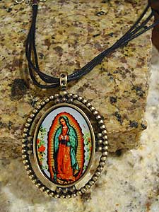 MEDS1003 Color Medallion on String with Metal Clasp.