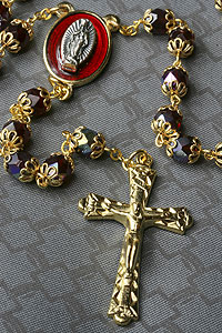 RSS11GU Golden Tone Red Iredescent Glass Double Cap Rosary