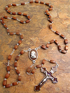 RSWP003 Padre Pio Wood Rosary in Brown Enamel