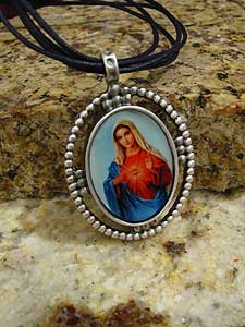 662-1 Color Medallion on Black String