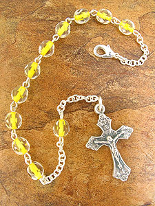 RSSB92 Silver Tone Bracelet with Yellow String Glass Beads