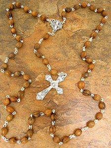RDS161-01 18 Walnut Bead Rosary