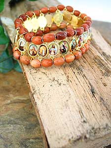 3863-6 Wooden Bracelet with Holy Medals