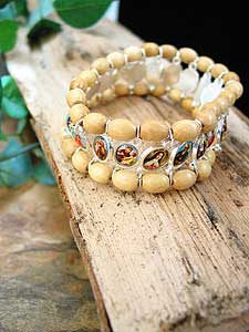 4024-0 Wooden Bracelet with Holy Medals