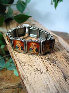 BRA04 Silver Tone Metal Bracelet with Mary and Child Color Images