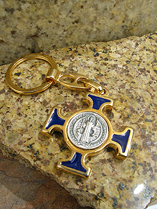 BZE354 Golden Tone St Benedict Keychain
