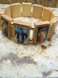 BRA70 Stretchable Wooden Bracelet